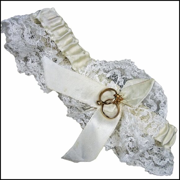 Vintage Bridal Wedding Garter with Lace & Rings! - Something Old - Picture 3 of 13